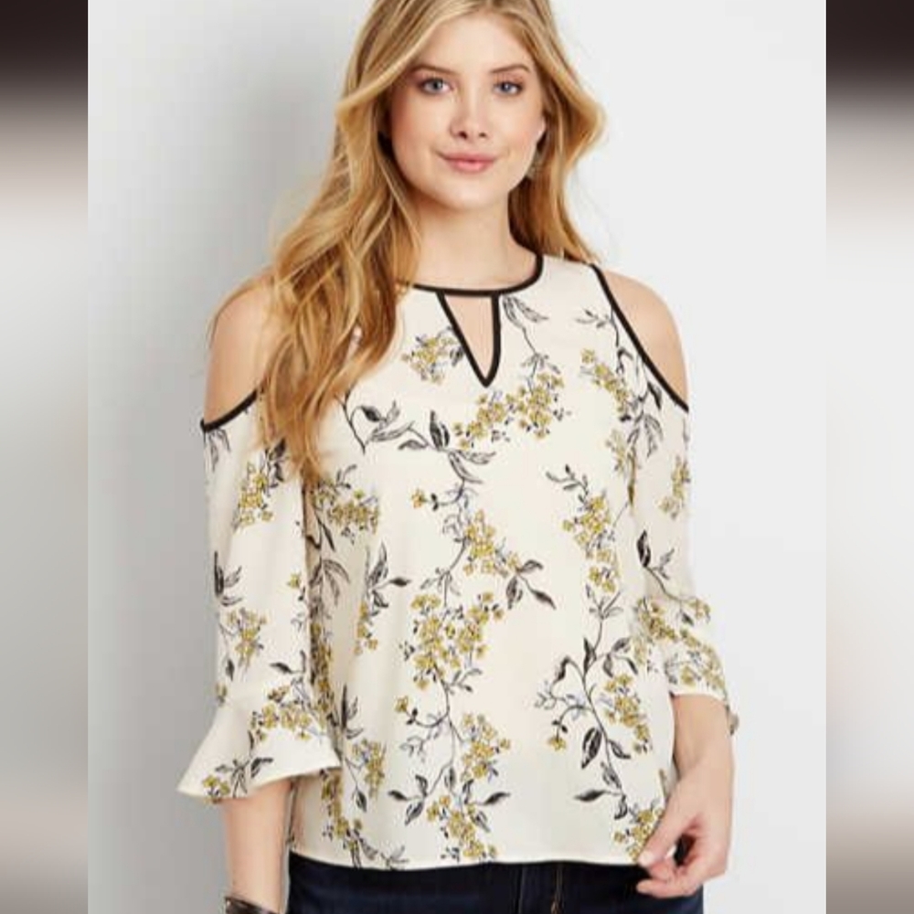 Maurices  Floral Top Size XXL 🌸